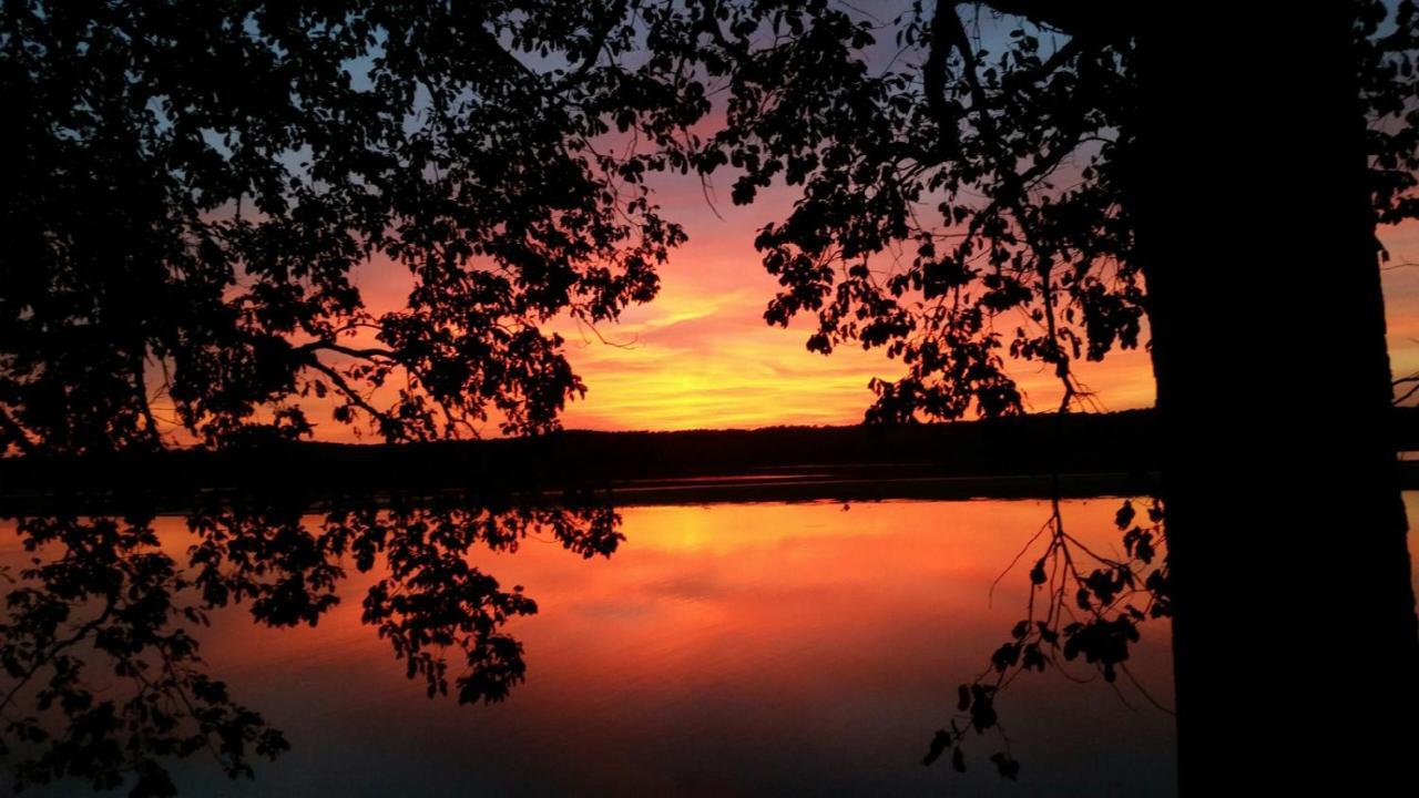 Captivating Cadiz Hideaway With Deck On Lake Barkley ภายนอก รูปภาพ